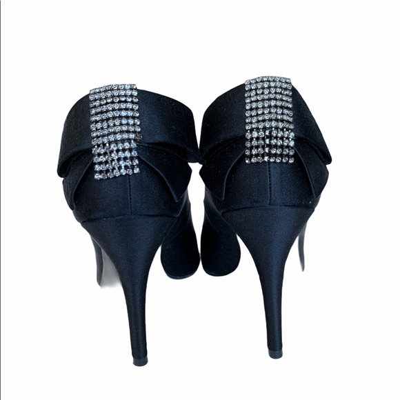 Stuart Weitzman black satin peep toe heels in sz 5 - Picture 4 of 6